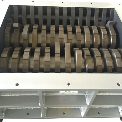 22kw 3000kg / एच बोतल प्लास्टिक अपशिष्ट तकलीफ मशीन कम ऊर्जा की खपत