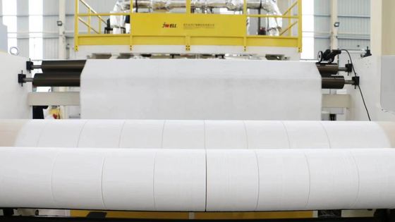 2400MM सर्जिकल मेडिकल प्रोटेक्शन फेस मास्क मेल्टब्लाऊन गैर बुना कपड़ा उत्पादन लाइन